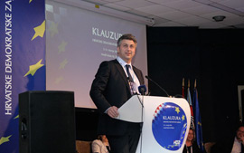 akt216 m